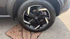 Nissan Juke 1.0 DiG-T 114 N-Connecta 5dr Petrol Hatchback